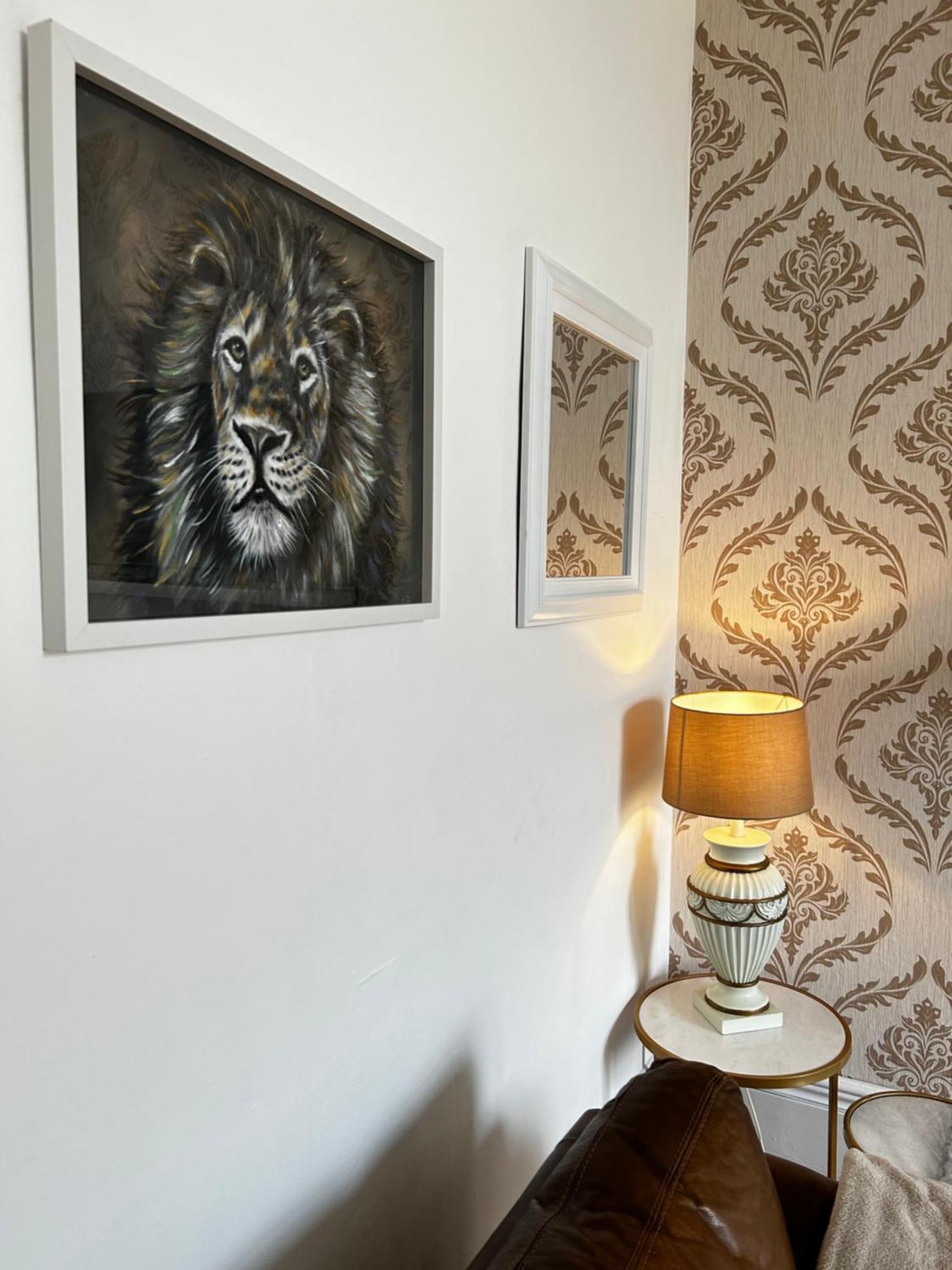 The Lazy Lion - Spacious 2 Bedroom - Town Centre Holiday Home Apartment Port Glasgow Exterior foto
